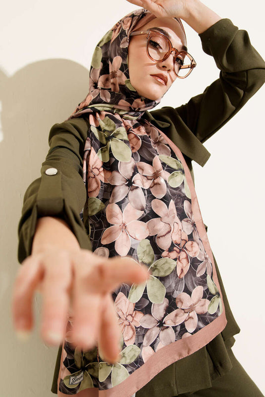 Manolya Pañuelo Estampado Negro Latte