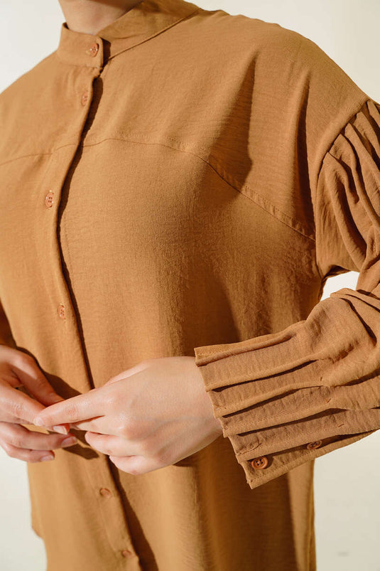 Tunika med kamel med samlet manchet