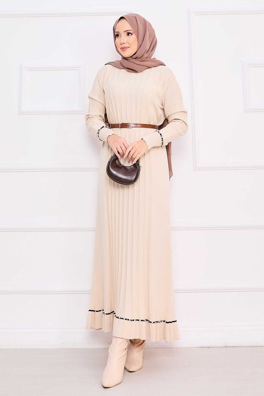 Robe hijab crème en maille avec poignets et jupe brodés de pierres