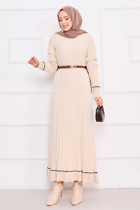 Robe hijab crème en maille avec poignets et jupe brodés de pierres