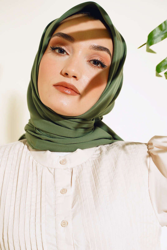 وشاح حرير المدينة المنورة باللون الأخضر اللوزي