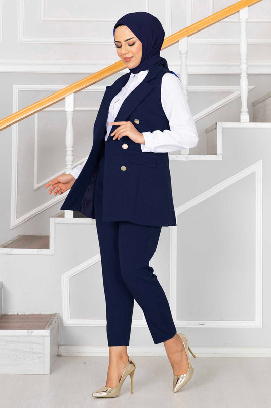 Ensemble gilet hijab détaillé avec col mouchoir bleu marine