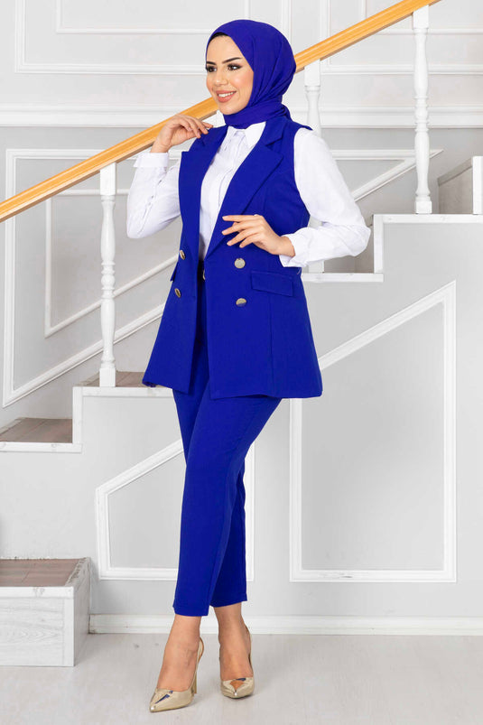 طقم صدرية حجاب مفصلة بياقة منديل من ساكس