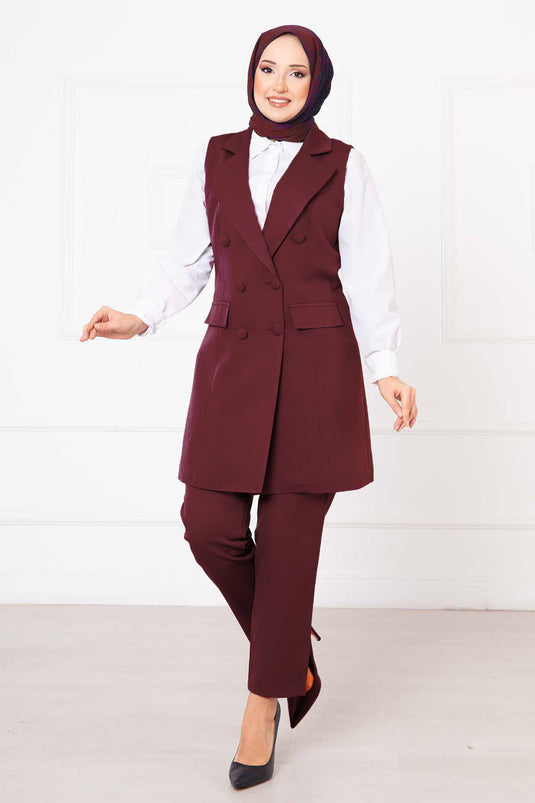 طقم صدرية طويلة بياقة منديل باللون الأحمر الداكن