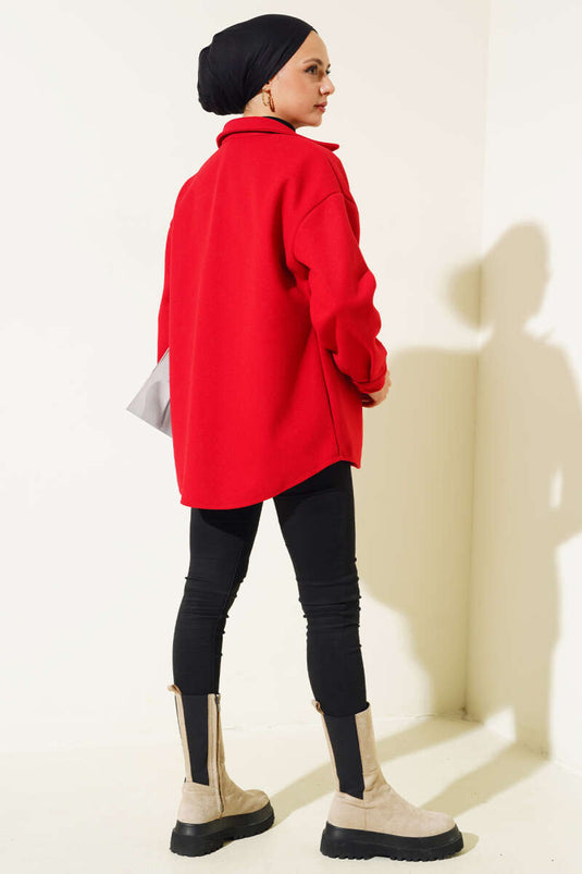 سترة معدنية حمراء