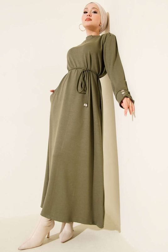 Robe à lacets ornée de boutons métalliques, kaki