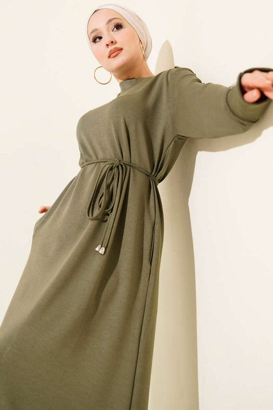 Robe à lacets ornée de boutons métalliques, kaki