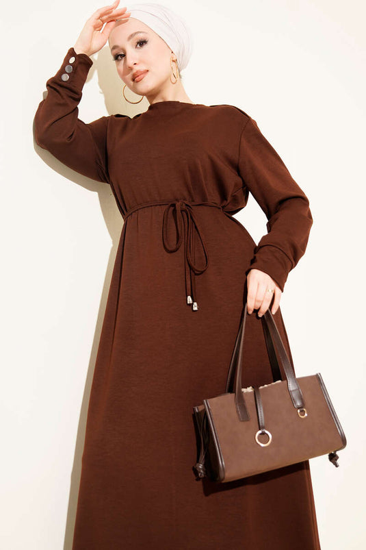 فستان برباط أمامي مزين بأزرار معدنية، بني