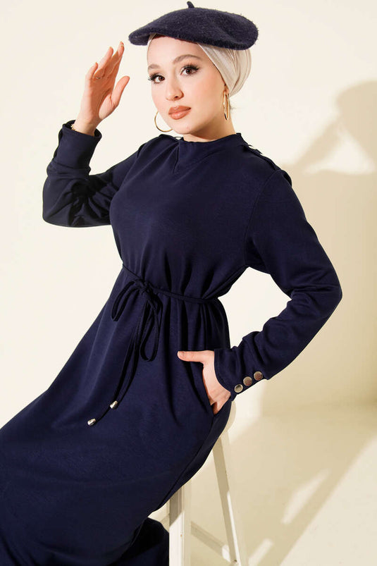 Robe bleu marine à lacets ornée de boutons métalliques