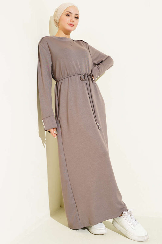 Robe à lacets ornée de boutons métalliques, couleur vison