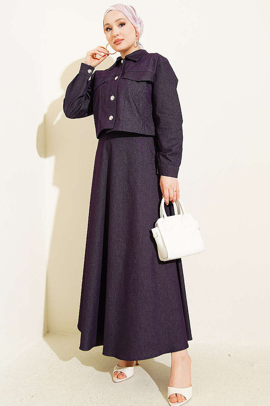 Ensemble jupe salopette en jean avec veste à boutons métalliques violet