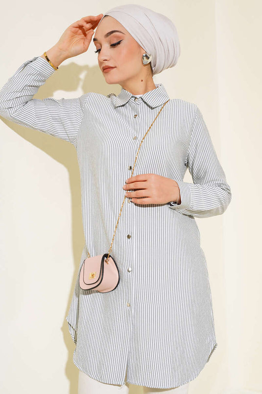 قميص مخطط بأزرار معدنية باللون الرمادي