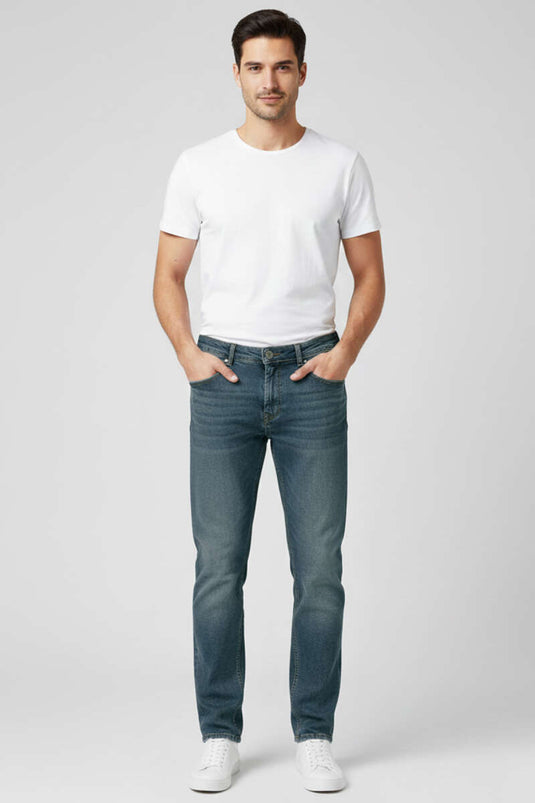 بنطال جينز رجالي ضيق الساق بأزرار معدنية أزرق متوسط