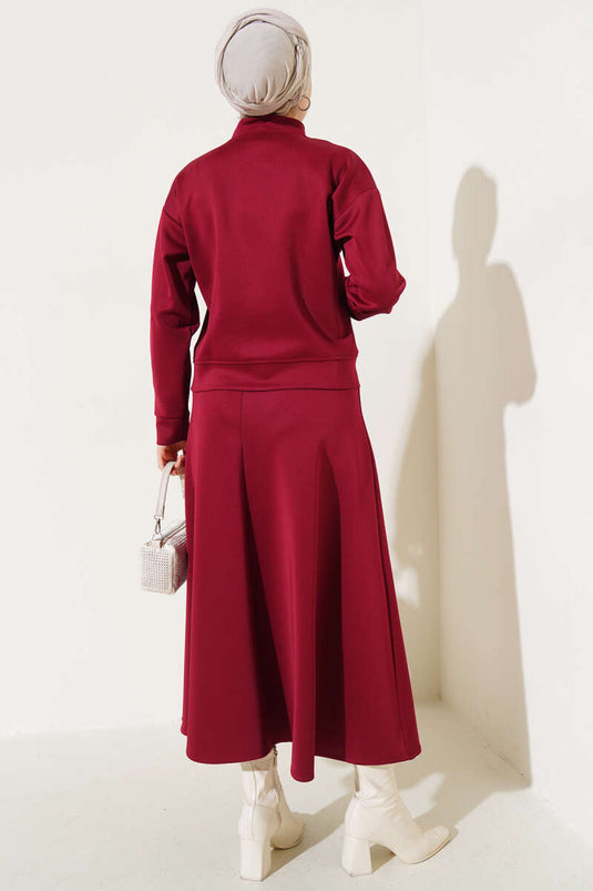 Abito due pezzi in scuba con gonna e bottoni in metallo, bordeaux