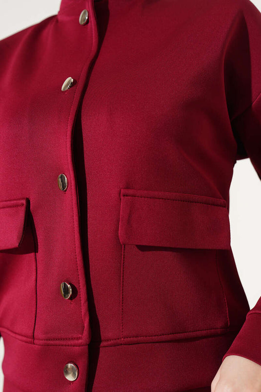 Abito due pezzi in scuba con gonna e bottoni in metallo, bordeaux