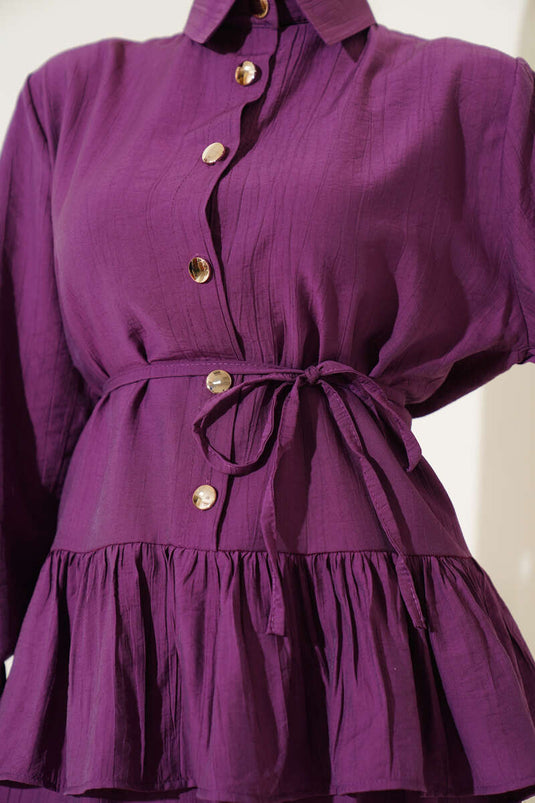 Abito due pezzi con gonna a balze con bottoni in metallo, colore magenta