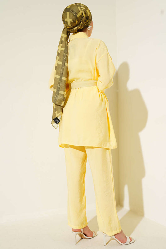Metal Düğmeli Kemerli İkili Takım Sarı