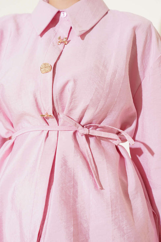 Camicia con bottoni in metallo e fiocco rosa