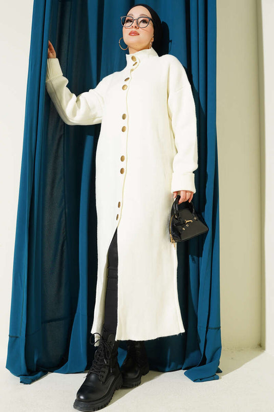 كارديجان طويل محبوك بأزرار معدنية ذهبية، لون بيج فاتح