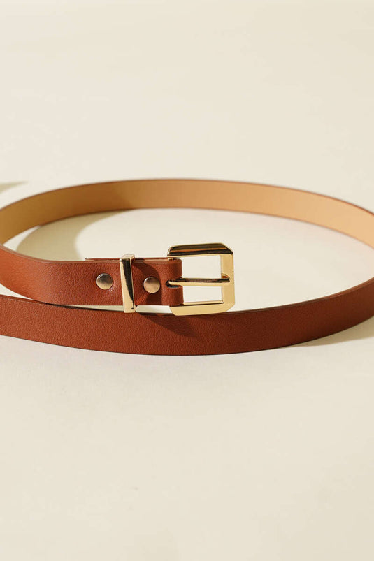 Cintura sottile con fibbia metallica color cuoio