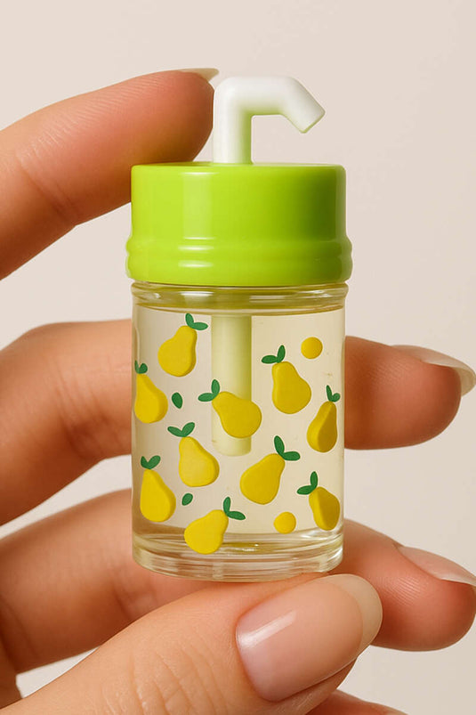 مرطب شفاه بنقشة فاكهة الكمثرى