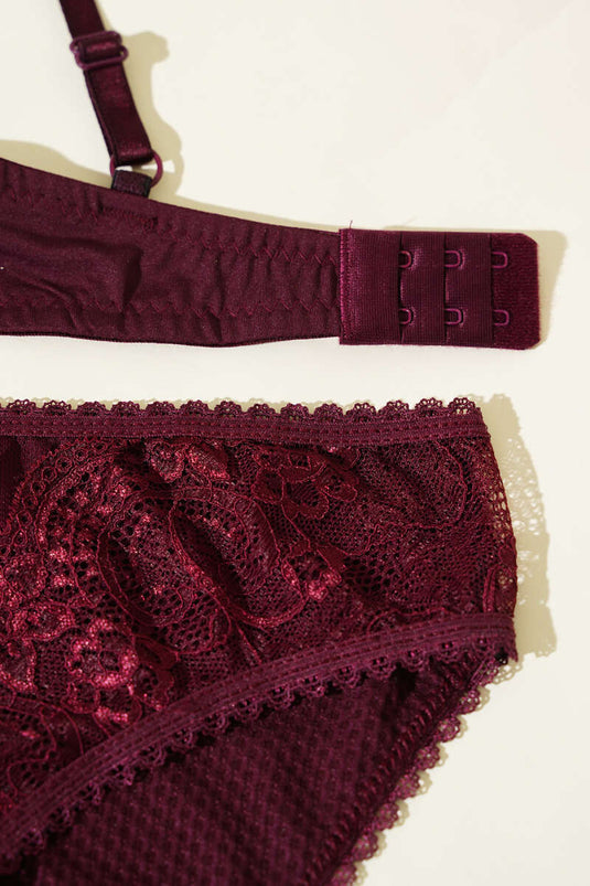 طقم حمالة صدر مبطنة بأشرطة متقاطعة صغيرة - لون أرجواني