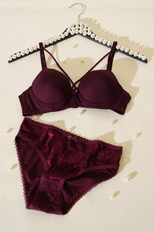 طقم حمالة صدر مبطنة بأشرطة متقاطعة صغيرة - لون أرجواني