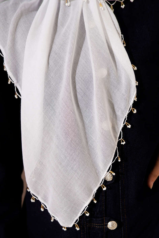 Weißer Mini-Schal mit Perlenverzierung