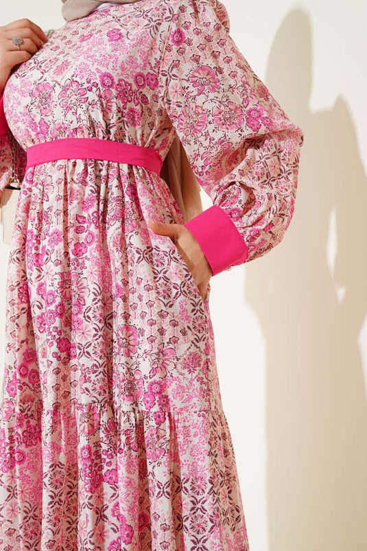 فستان قصير بطبعة زهور وردية