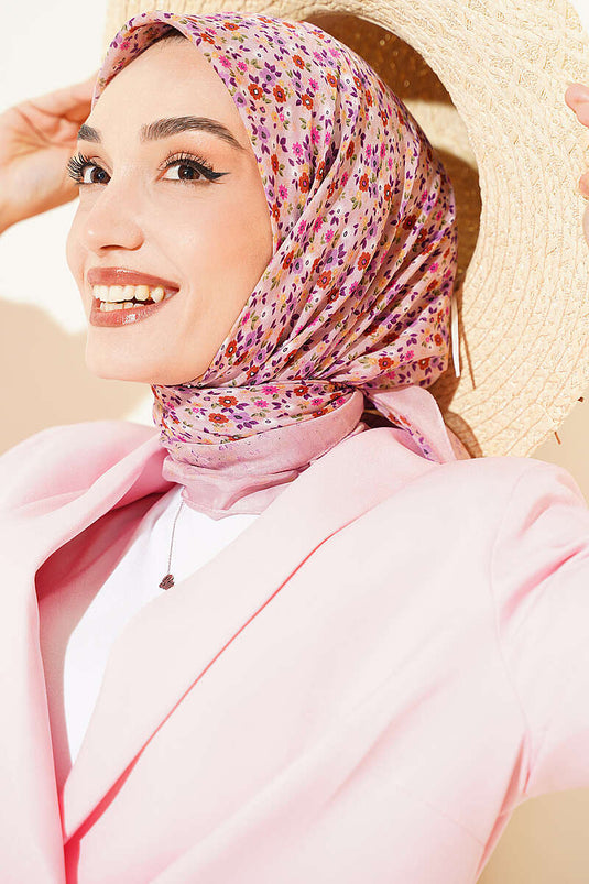 وشاح صغير مزخرف بزهرات وردي