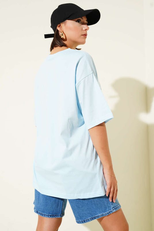 تيشيرت مطرز بفيونكة صغيرة، لون أزرق فاتح