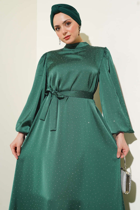 فستان ساتان بأكمام منفوخة من الحجر الصغير، لون زمردي