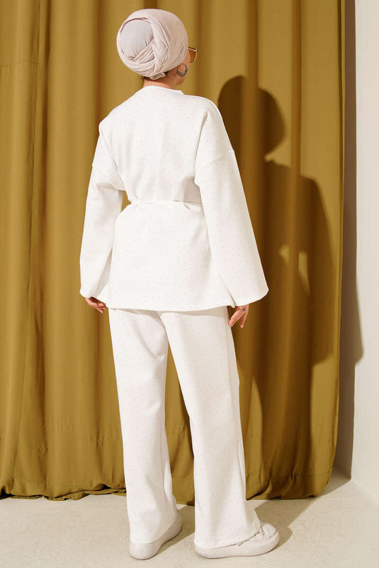 طقم غوص صغير من قطعتين مزود بحزام وحبل حجري باللون الأبيض