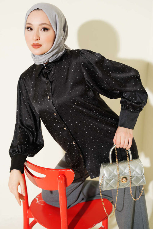 Chemise en satin noire avec mini pierres