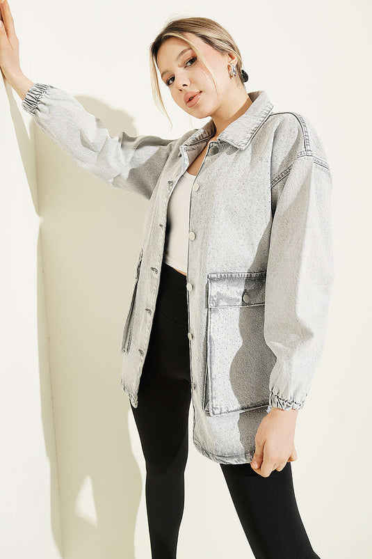 Veste en jean grise avec poche sac à mini pierres