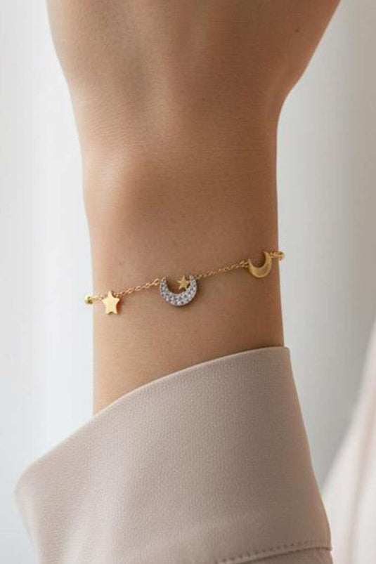 سوار صغير مزين بحجر ونجمة ذهبي