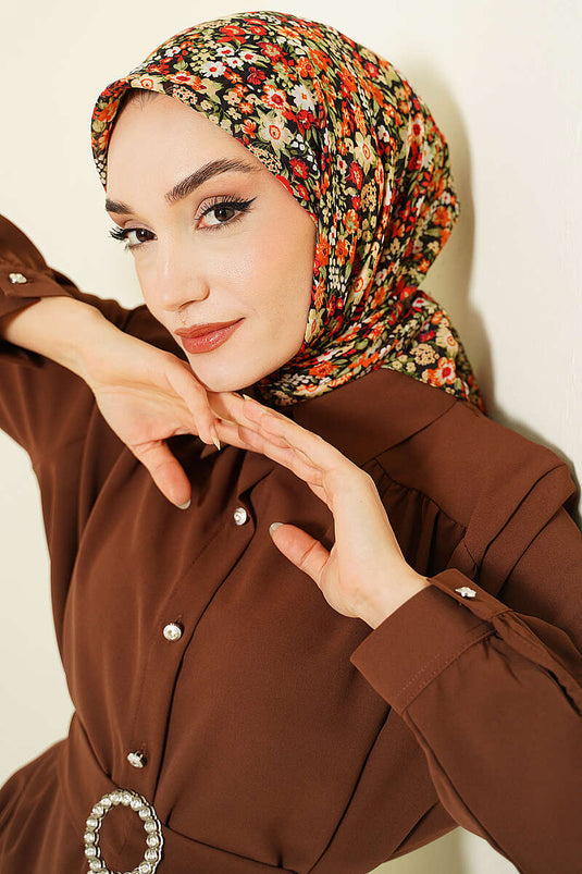 وشاح مزخرف بنقشة زهور صغيرة باللون الأخضر الزيتوني