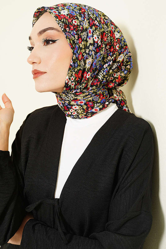 وشاح مزخرف بنقشة زهور صغيرة باللونين الأسود والأزرق