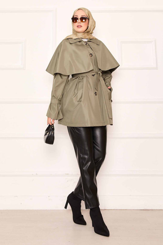 Trench-coat minimaliste à ceinture et détails cape vert amande