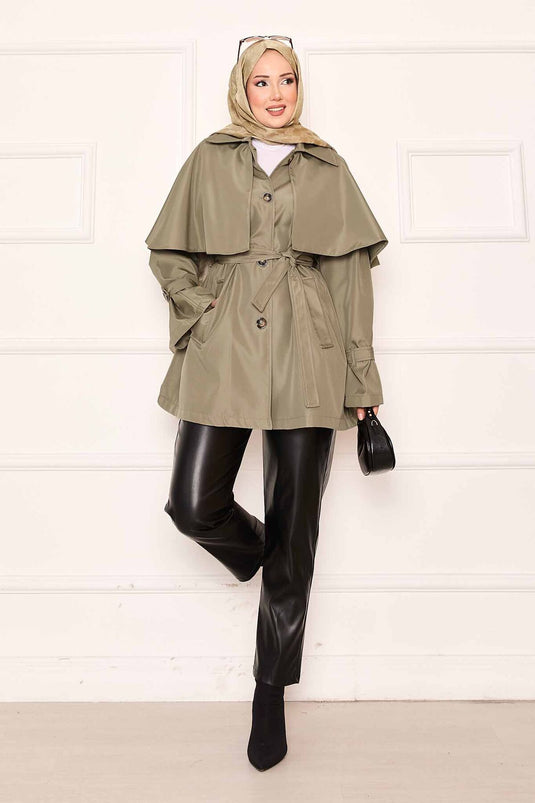 Trench-coat minimaliste à ceinture et détails cape vert amande