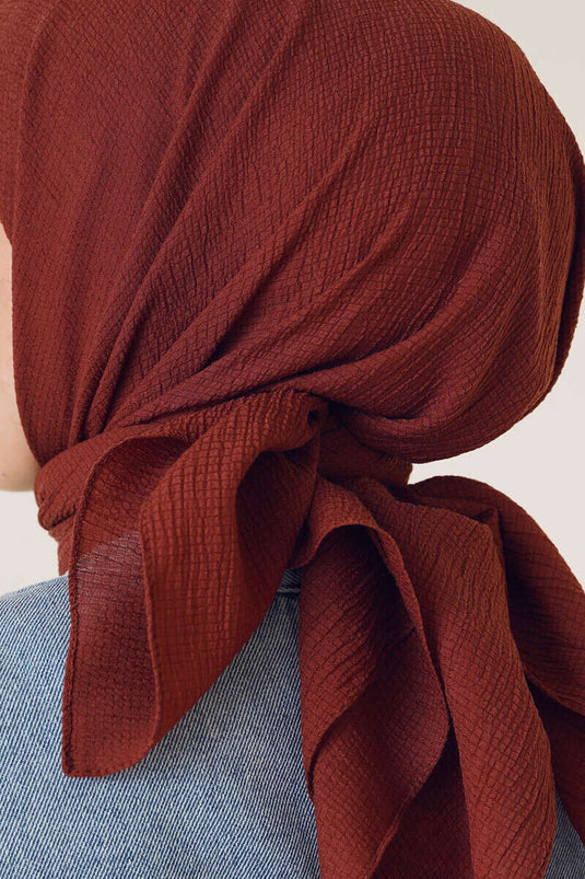 وشاح مربع ميو بني