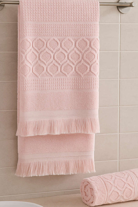 مجموعة من مناشف الحمام المصرية من قطعتين بطبعة فم الجرو