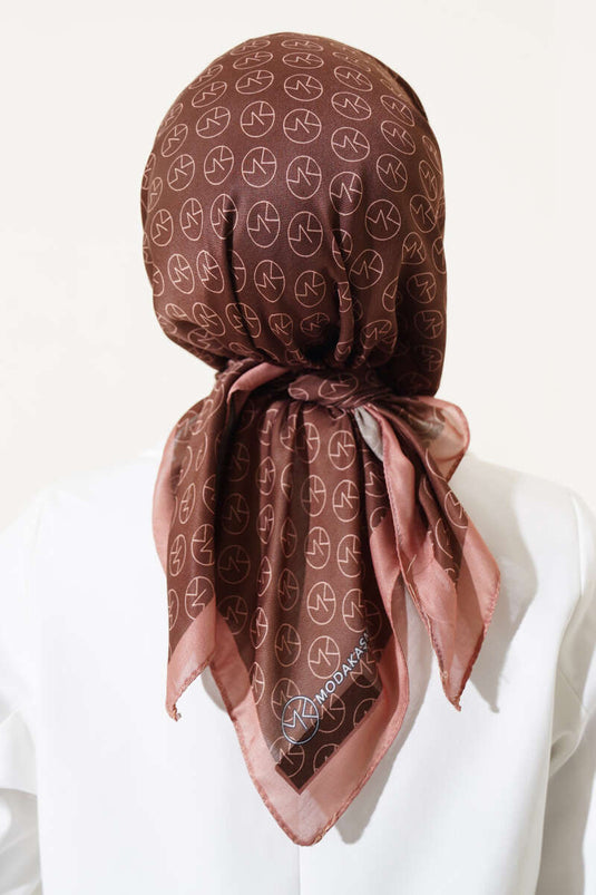 وشاح ناعم بنمط MK باللون الكستنائي