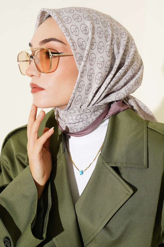 Écharpe douce à motif MK couleur