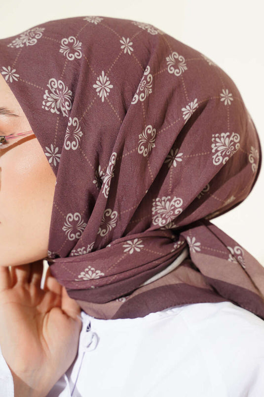 وشاح مودال منقوش بلون القهوة