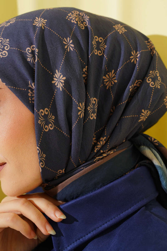 وشاح مودال منقوش، أزرق داكن