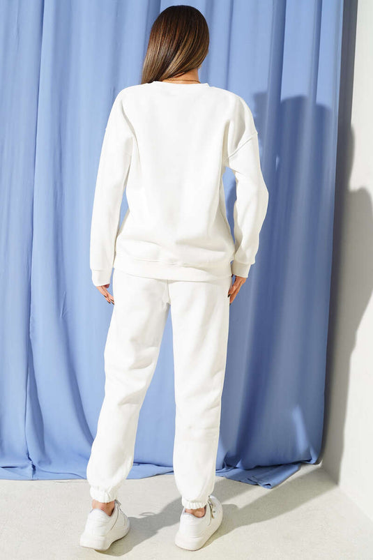 سويت شيرت مطرز بثلاثة خيوط، لون بيج فاتح