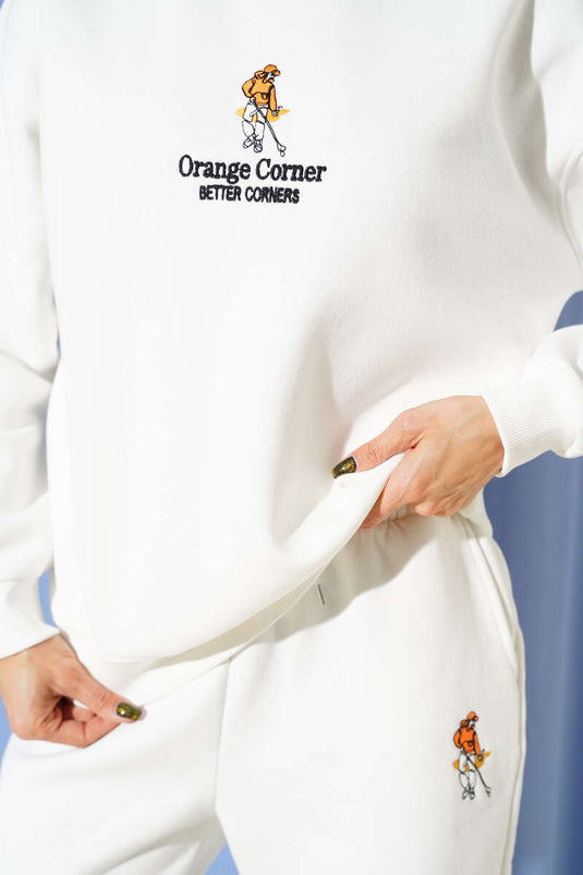 سويت شيرت مطرز بثلاثة خيوط، لون بيج فاتح