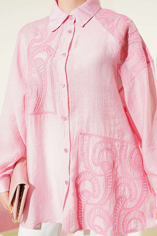 Camicia con dettagli ricamati rosa