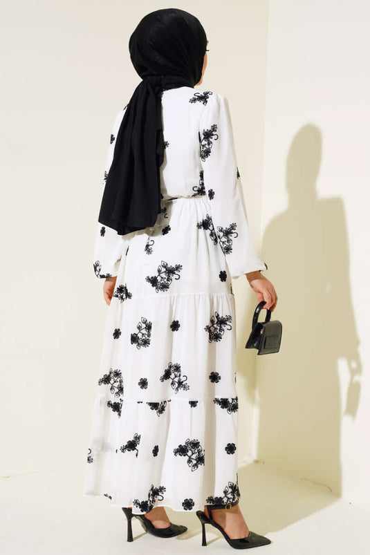 Gesticktes Blumenmuster-Chiffonkleid in Weiß